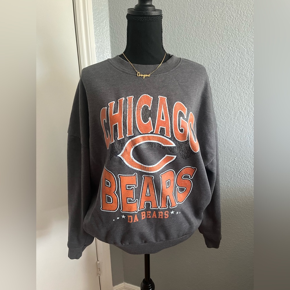 Gray and warm Chicago Bears sweater, size small